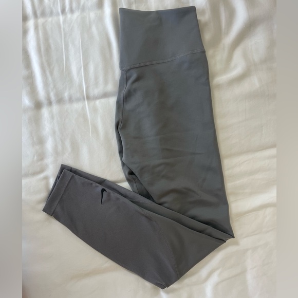 Bundle of 2 Nike leggings with mesh, size small - Picture 12 of 12